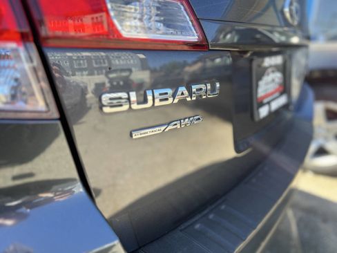 Used 2011 Subaru Outback 3.6R Limited w/ PWR Moonroof Pkg AWD/4WD image 36