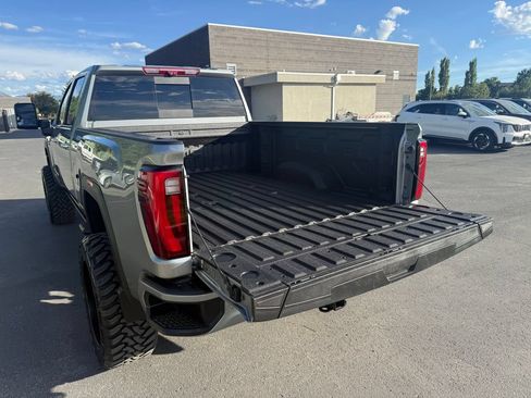 Used 2025 GMC Sierra 3500 Denali w/ Denali Reserve Package AWD/4WD image 13