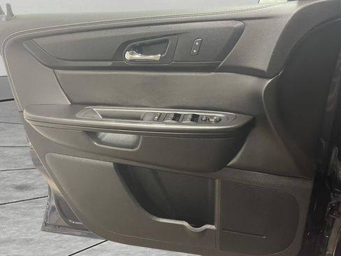 Used 2017 Chevrolet Traverse LT w/ Style and Technology Package AWD/4WD image 14