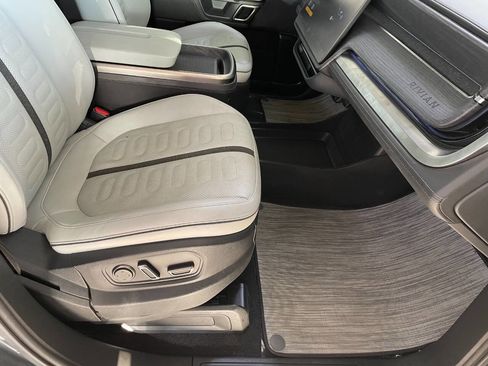 Used 2023 Rivian R1T Adventure image 31