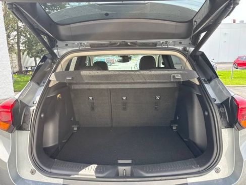 Used 2023 Buick Encore GX Essence w/ Experience Buick Package FWD image 8