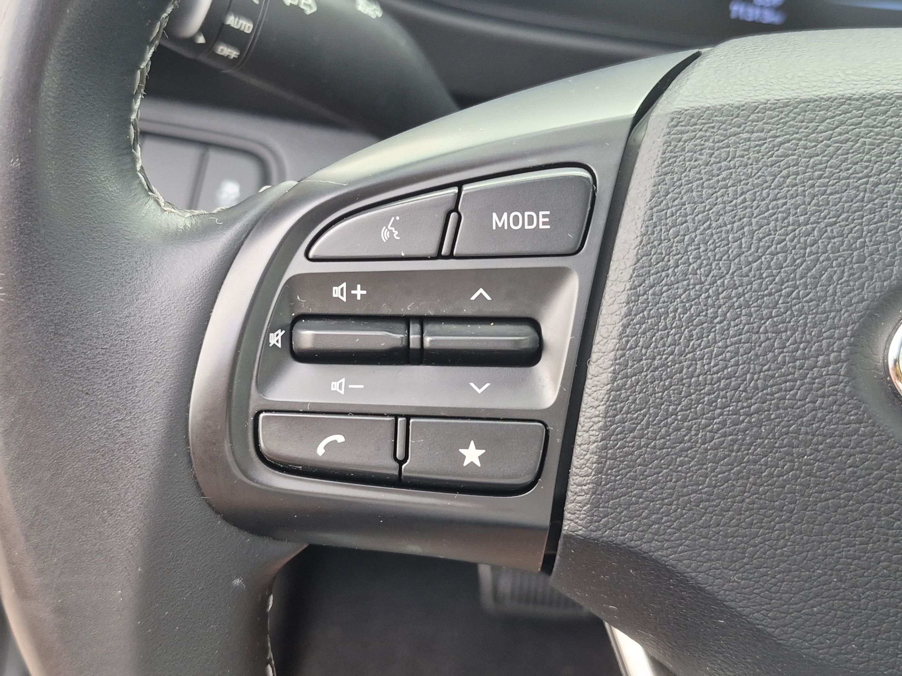 Used 2023 Hyundai Venue SEL w/ Cargo Package FWD image 29