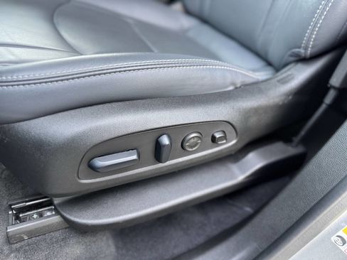 Used 2024 Buick Enclave Premium image 34