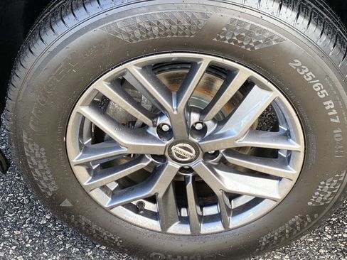 Used 2021 Nissan Rogue S AWD/4WD image 25
