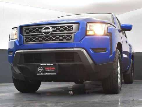 Used 2024 Nissan Frontier SV image 38