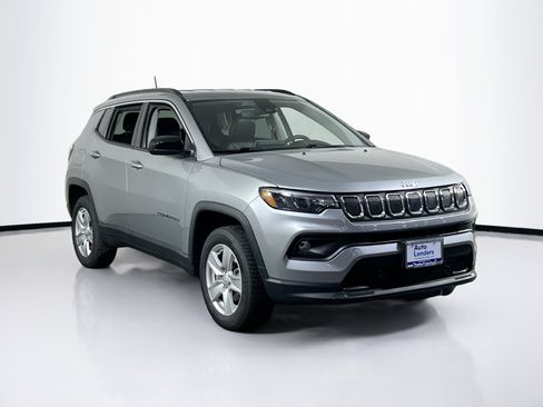 Used 2022 Jeep Compass Latitude AWD/4WD image 3