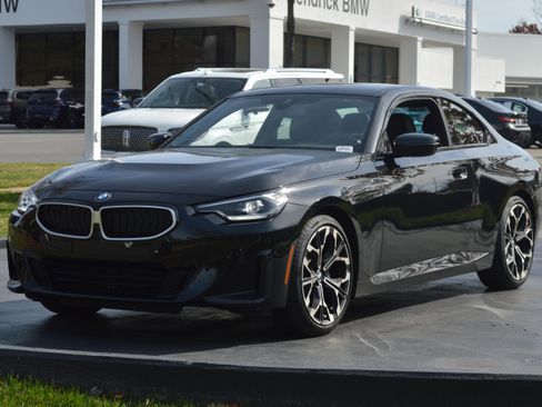 Used 2025 BMW 230i Coupe w/ M Sport Package image 7