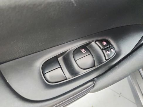 Used 2019 Nissan Rogue S w/ Special Edition Package image 31