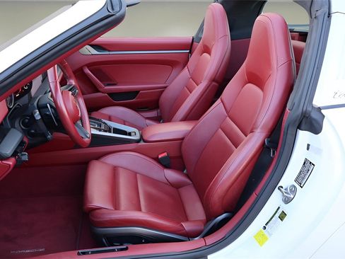 Used 2021 Porsche 911 Targa 4 image 13