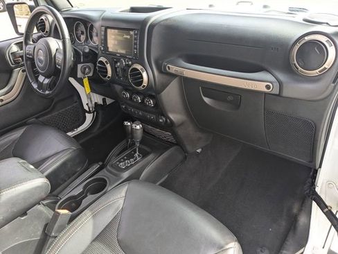 Certified 2016 Jeep Wrangler Unlimited Sahara image 26
