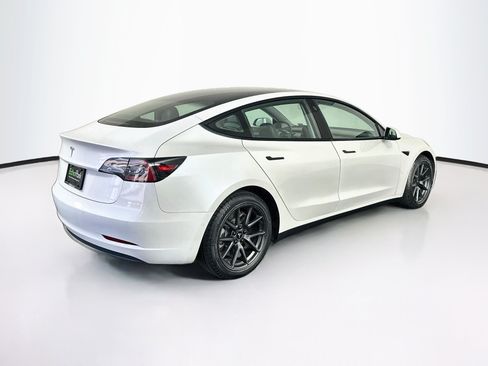 Used 2021 Tesla Model 3 Standard Range Plus RWD image 9