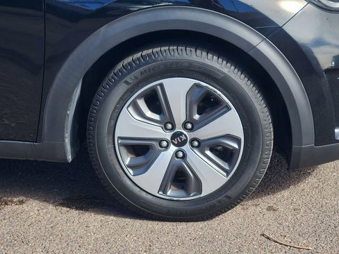 Used 2018 Kia Niro EX Premium image 29