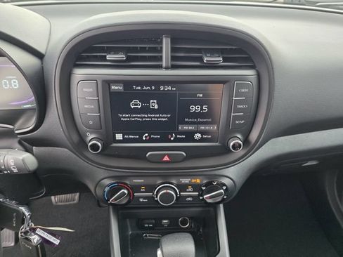 Certified 2025 Kia Soul LX w/ LX Technology Package FWD image 19