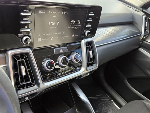 Used 2023 Kia Sorento LX image 21
