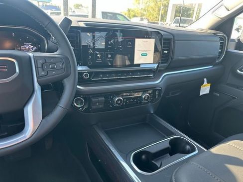 New 2026 GMC Sierra 2500 SLT w/ SLT Convenience Package image 21