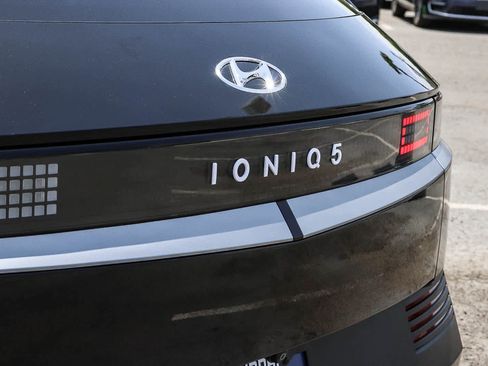 Used 2023 Hyundai Ioniq 5 SEL RWD image 12