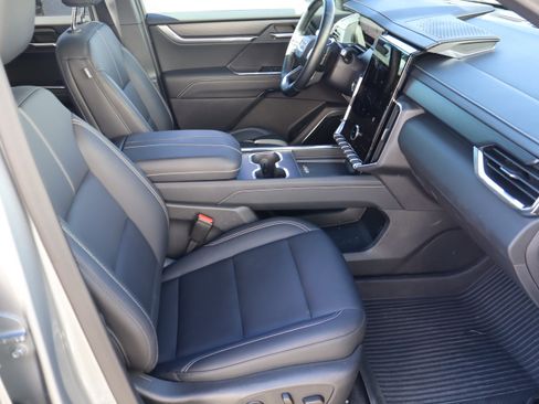 Used 2024 GMC Acadia Elevation w/ Black Edition image 38