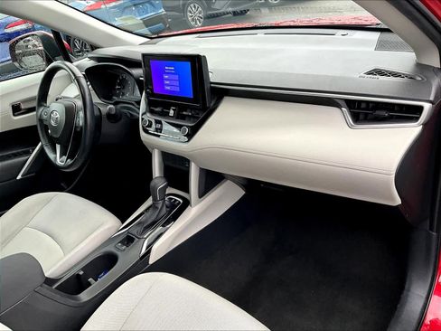 Used 2023 Toyota Corolla Cross LE image 14