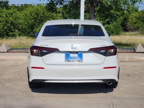 Used 2025 Honda Civic Sport image 6