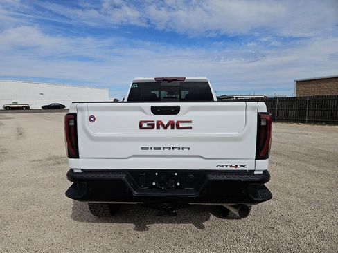 New 2026 GMC Sierra 2500 AT4X image 4