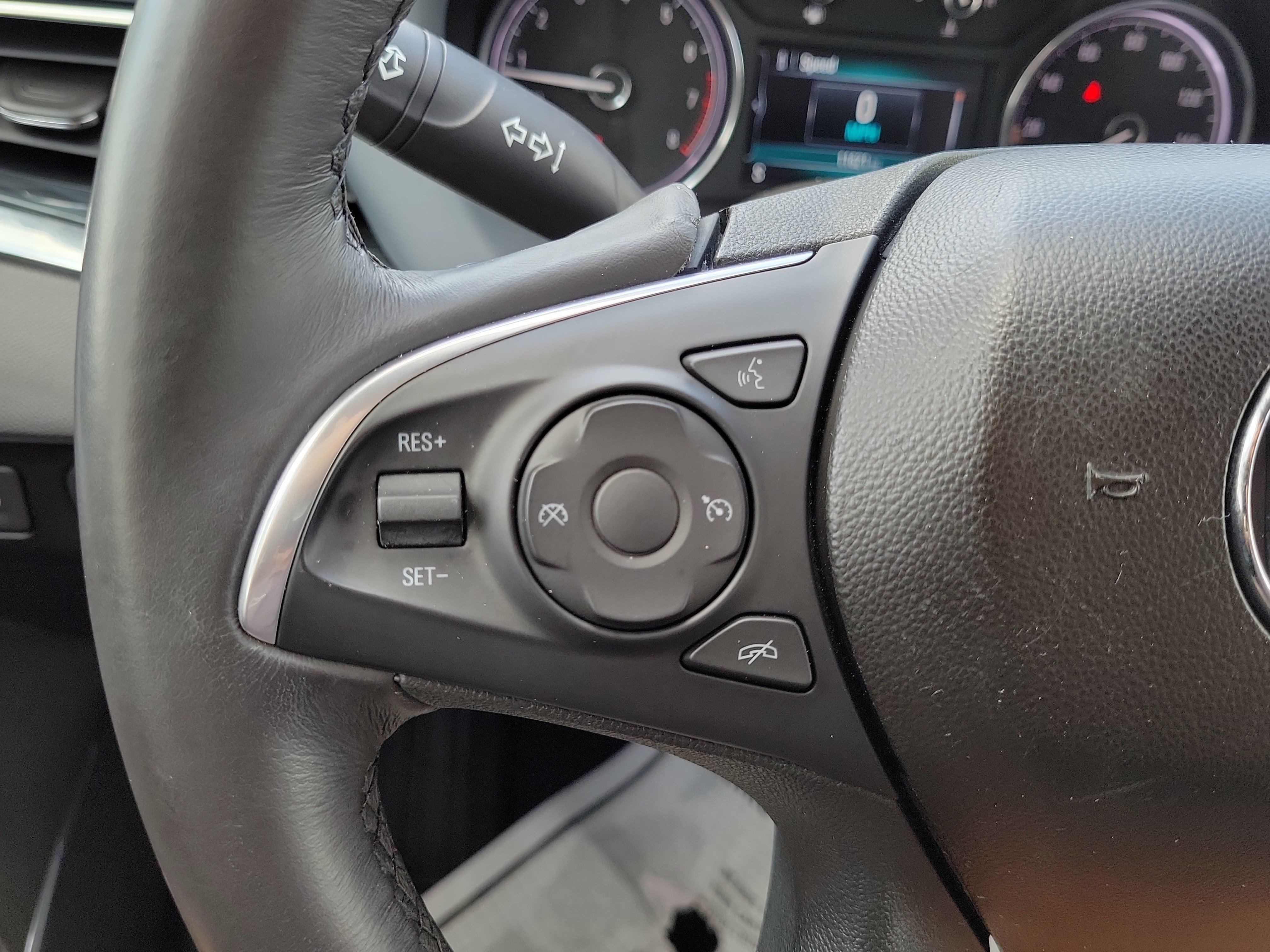 Used 2018 Buick Enclave Essence FWD image 27