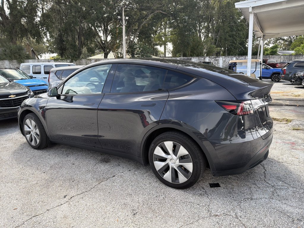 Used 2024 Tesla Model Y 2WD image 6
