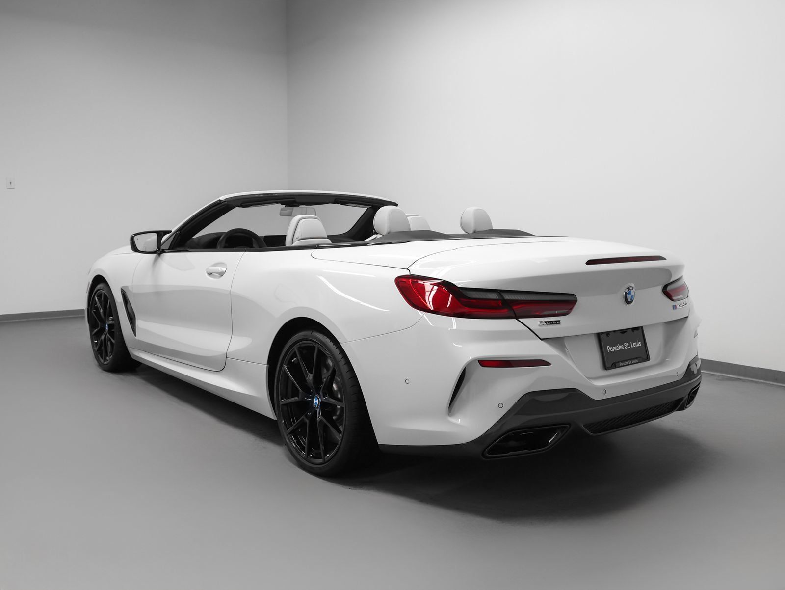 Used 2026 BMW M850i xDrive Convertible AWD/4WD image 3