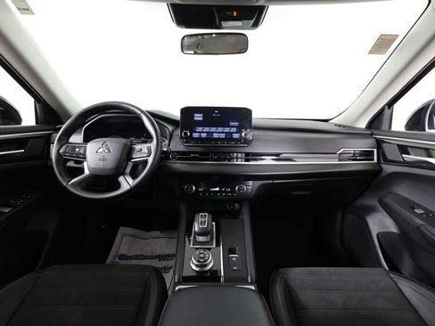 Used 2024 Mitsubishi Outlander SE AWD/4WD image 28