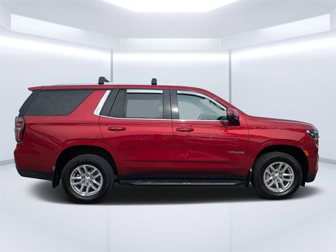 Used 2021 Chevrolet Tahoe LT w/ Luxury Package image 2