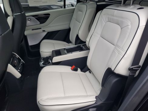 New 2026 Lincoln Aviator Black Label w/ Dynamic Handling Package image 27