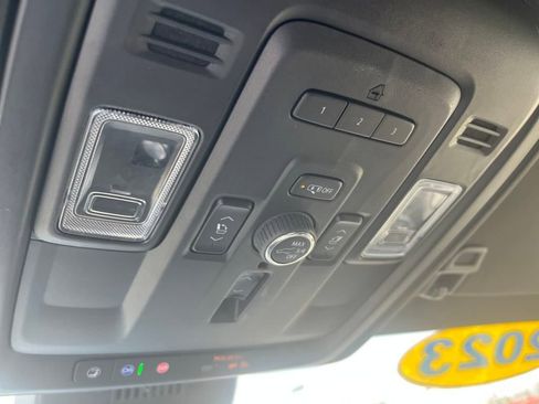 Used 2023 GMC Yukon Denali image 17