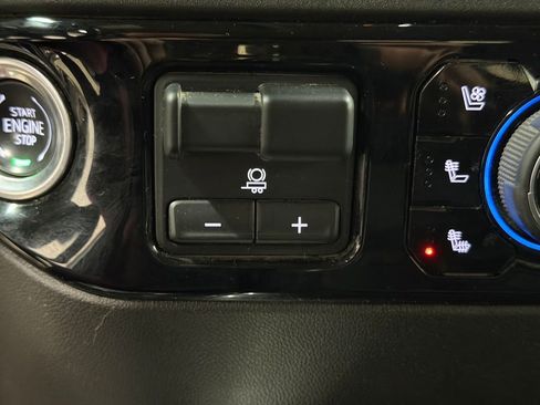 Certified 2024 Chevrolet Silverado 2500 LTZ w/ LTZ Convenience Package image 43