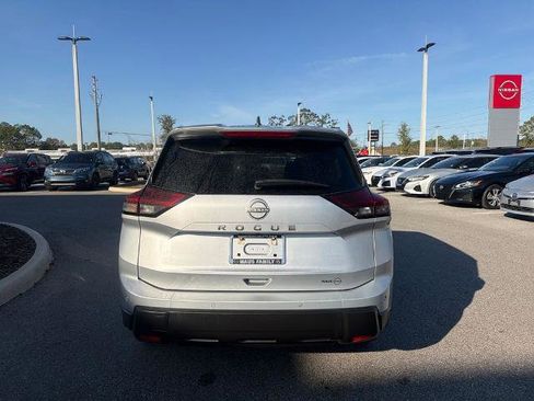 Certified 2025 Nissan Rogue S image 7