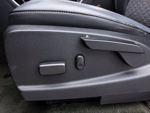 Used 2018 Chevrolet Colorado Z71 image 22