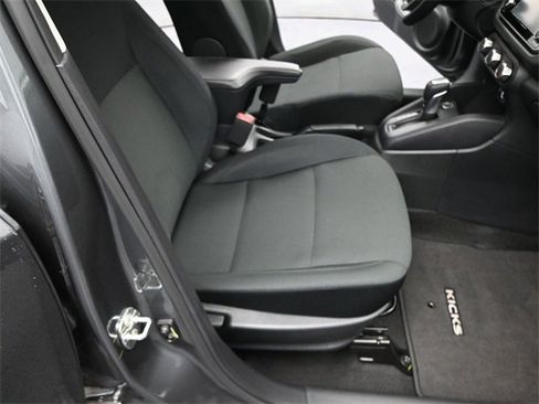 Used 2024 Nissan Kicks S image 30