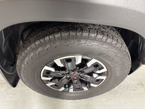 Used 2024 Nissan Frontier Pro-X image 11