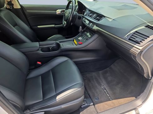 Used 2016 Lexus CT 200h w/ Accessory Package 2 FWD image 22