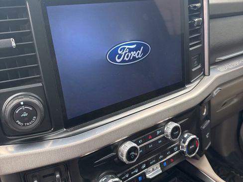 Used 2025 Ford F250 Platinum w/ Platinum Plus Package image 2