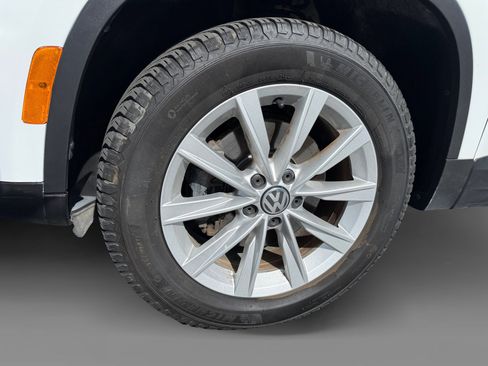 Used 2017 Volkswagen Tiguan S AWD/4WD image 9