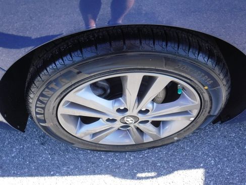 Used 2018 Hyundai Elantra SEL image 4