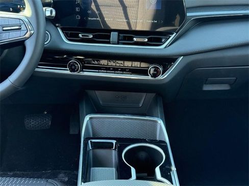 Used 2025 Chevrolet Equinox LT image 15