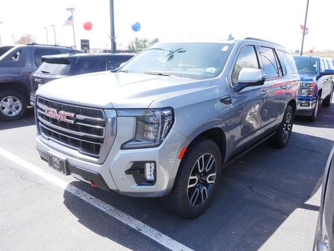 Used 2023 GMC Yukon AT4 w/ AT4 Premium Plus Package AWD/4WD image 3