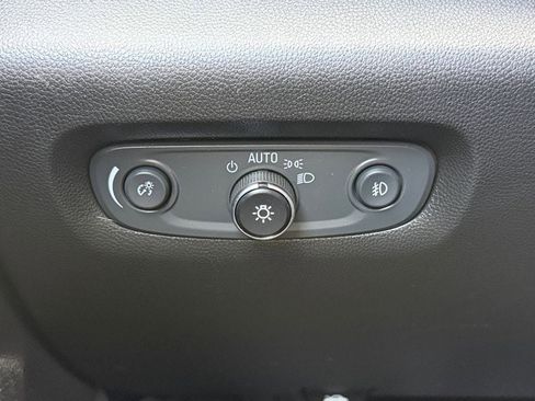 Used 2018 Chevrolet Traverse LT image 22