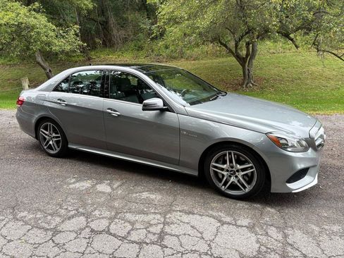 Used 2014 Mercedes-Benz E 550 4MATIC Sedan image 10