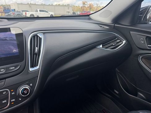 Used 2022 Chevrolet Malibu Premier image 34