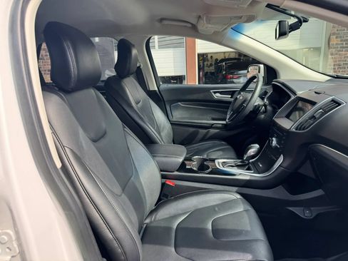 Used 2018 Ford Edge Titanium w/ Technology Package AWD/4WD image 39