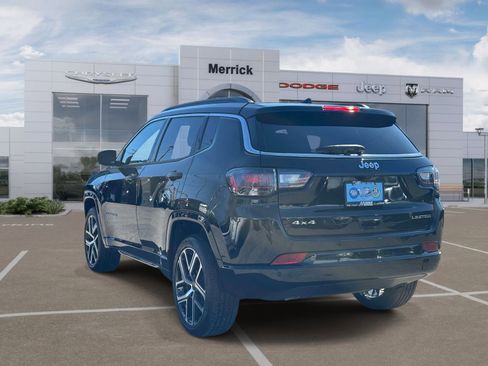 Used 2025 Jeep Compass Limited w/ Elite Group AWD/4WD image 8