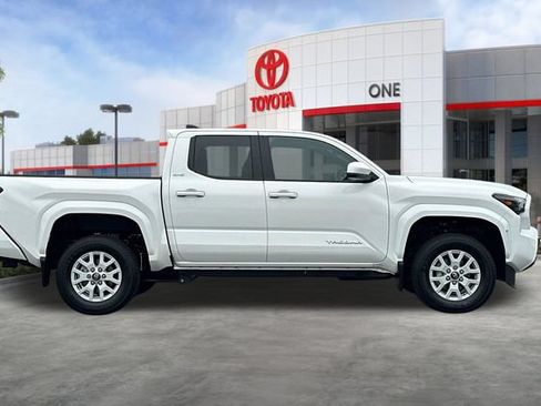 Used 2025 Toyota Tacoma SR5 AWD/4WD image 3