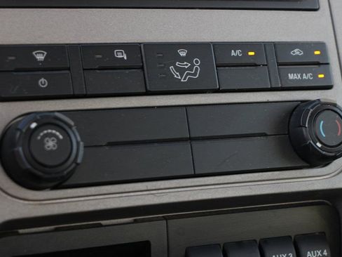 Used 2019 Ford F750 2WD Regular Cab Super Duty image 37
