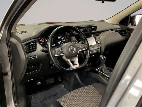 Used 2021 Nissan Rogue Sport SV AWD/4WD image 16